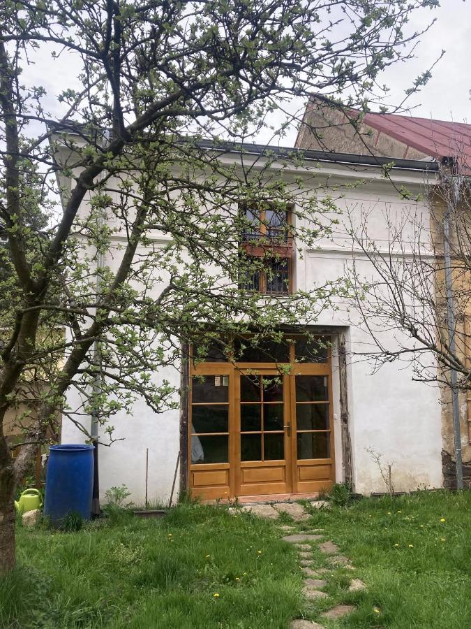 Stare Dekanstvi Utery Dış mekan fotoğraf